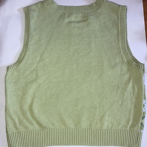 Green Floral Crop Top - Picture 2 of 3